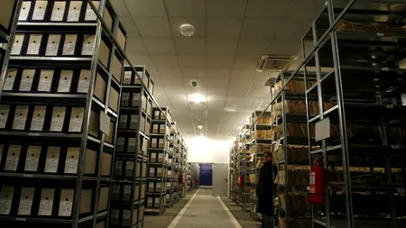 SRI: Încă 1.060 de dosare, 21 de mape,14.290 de fișe, 6.644 de role microfilm, predate la CNSAS