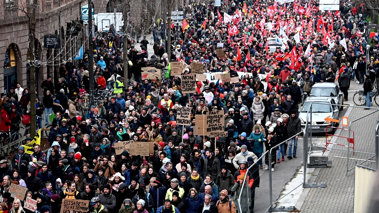 FOTO | Franța este paralizată de o grevă la nivel național din cauza unei noi reforme a pensiilor