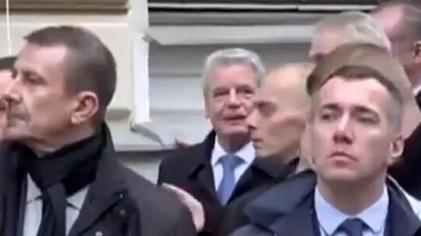 Imagini VIDEO cu președintele Germaniei, lovit în cap cu un ou. „A fost puțin tulburat de șoc, dar...