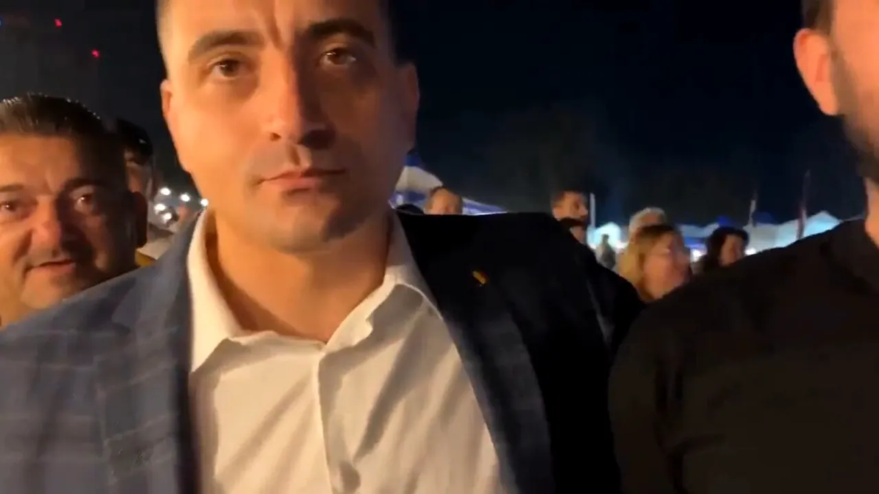 UPDATE | George Simion, incident cu un cetățean la festivalul „MICUL de Aur”: „A venit un prost la mine...” / Liderul AUR a revenit cu explicații