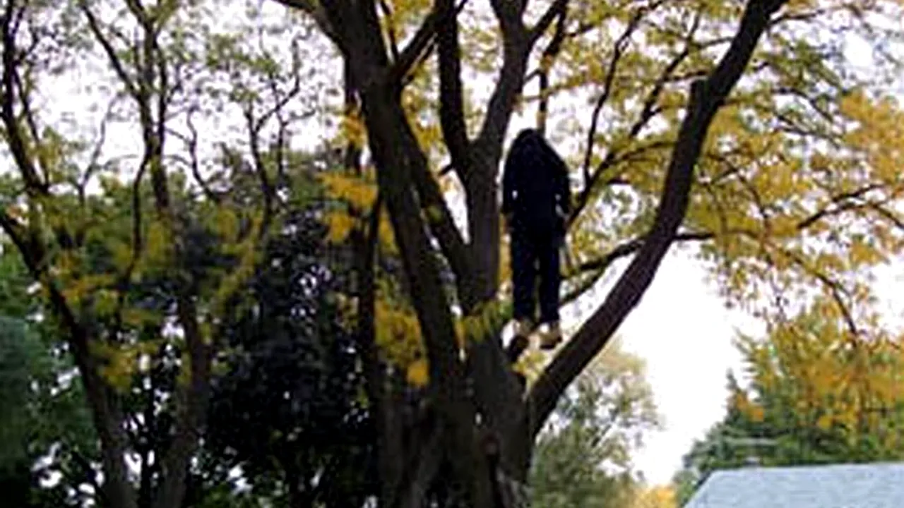 Farsă încheiată tragic: a vrut să-și sperie sora de Halloween