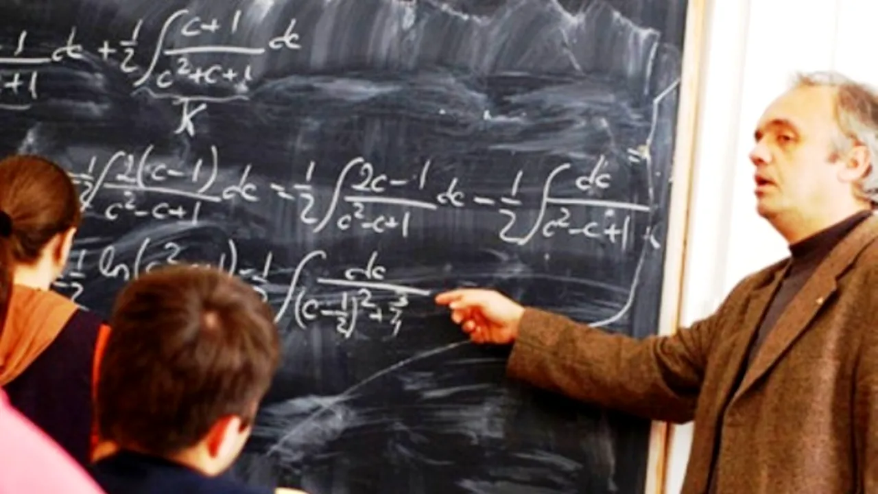 Guvernul modifică Legea educației, conform deciziei Curții Constituționale, pentru examen de titularizare a profesorilor