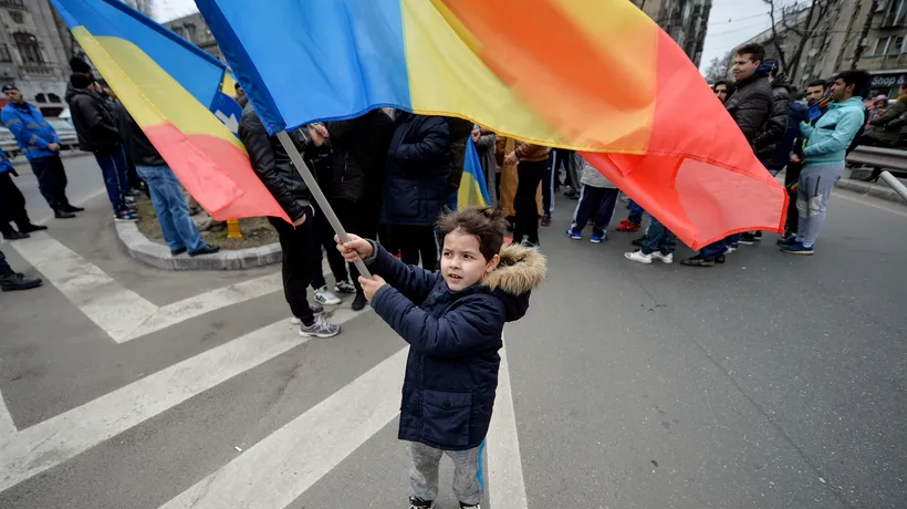 47 de parlamentari vor să schimbe steagul României
