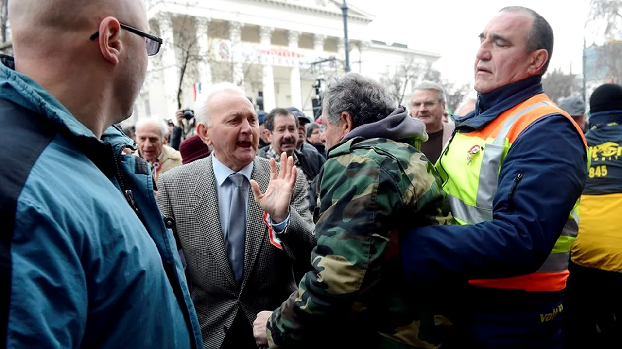 Scandal în Ungaria: un grup de protestatari, agresat pentru că a încercat să perturbe un discurs susținut de Viktor Orban