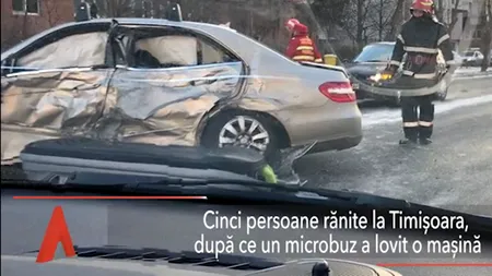 Doi COPII și trei adulți RĂNIȚI, după ce un microbuz a lovit o mașină la Timișoara