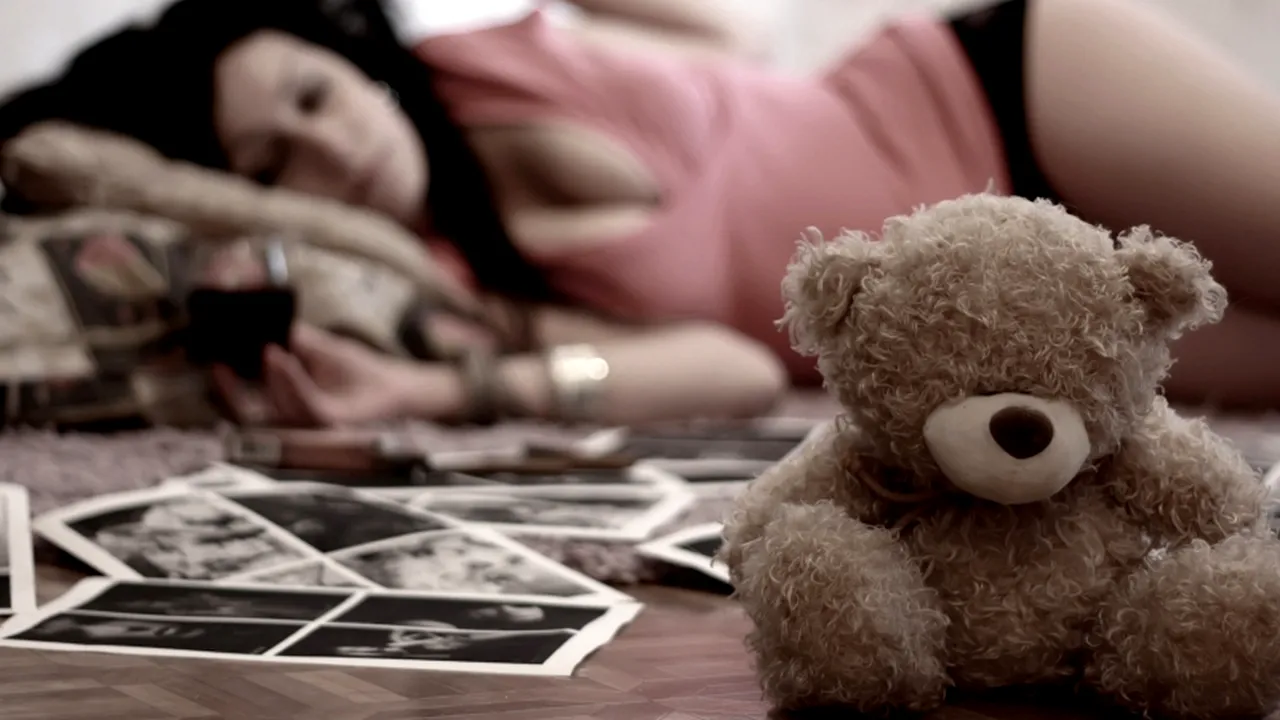 O tânără din Canada a fost arestată pentru proxenetism. La 15 ani, racola alte copile pe Facebook