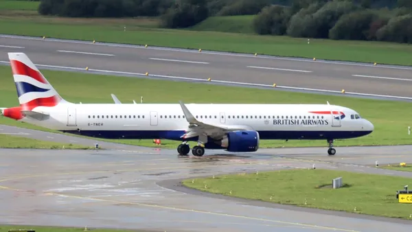 Semnalele unui război în Iran: Mai multe companii aeriene occidentale au anulat zborurile către țări din Orientul Mijlociu