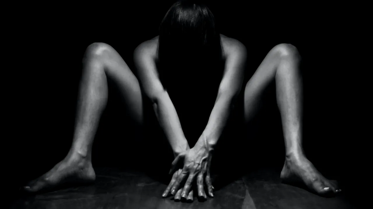 SCANDALOS. O femeie politician s-a dezbrăcat în timpul unei ședințe guvernamentale pe Zoom, după ce a crezut că a închis webcam-ul