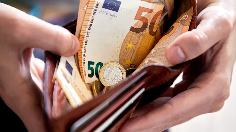Se mărește salariul minim pe economie. Sute de români se vor bucura de noi beneficii