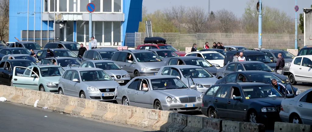 Aglomerație în Vama Nădlac 2, după ce mii de români se întorc acasă de Paște. „Facem mai mult la coadă decât la condus. Să le fie ruşine!”