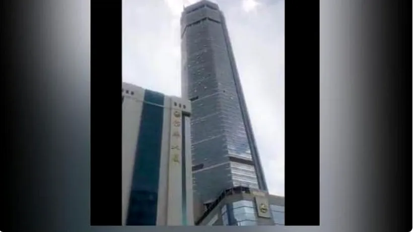 Panică în China. VIDEO cu momentul în care un zgârie-nori de 79 de etaje se clatină puternic