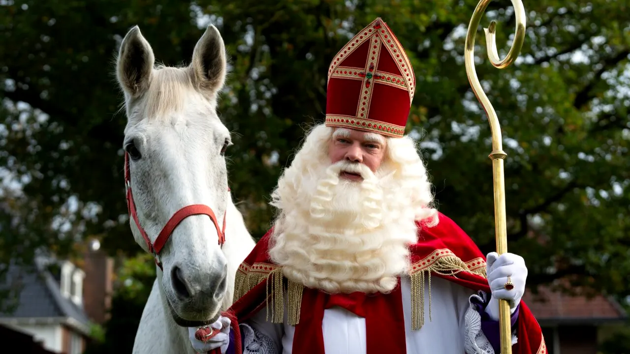Sfântul Nicolae, protectorul copiilor și episcopul care a inspirat legenda lui MOȘ CRĂCIUN