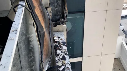 Incendiu la un mall din Braşov. Angajaţii din zona de birouri s-au autoevacuat
