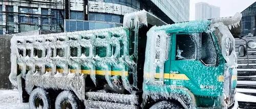 O furtună de zăpadă a făcut prăpăd în Rusia. A provocat întreruperi de energie electrică, închiderea școlilor și haos în transport (VIDEO)