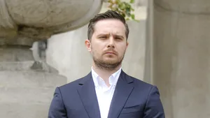 Primarul interimar al Capitalei, Stelian Bujduveanu:”Am semnat astăzi contractul pentru livrarea a 22 de TROLEIBUZE noi”