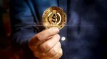Oficial BCE: Monedele digitale susținute de dolarul american amenință autonomia monetară a Europei