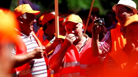 CNADNR dă 100.000 de euro pe căciuli îmblănite, mănuși cu un deget, pantaloni matlasați, pelerine de ploaie și cizme de cauciuc