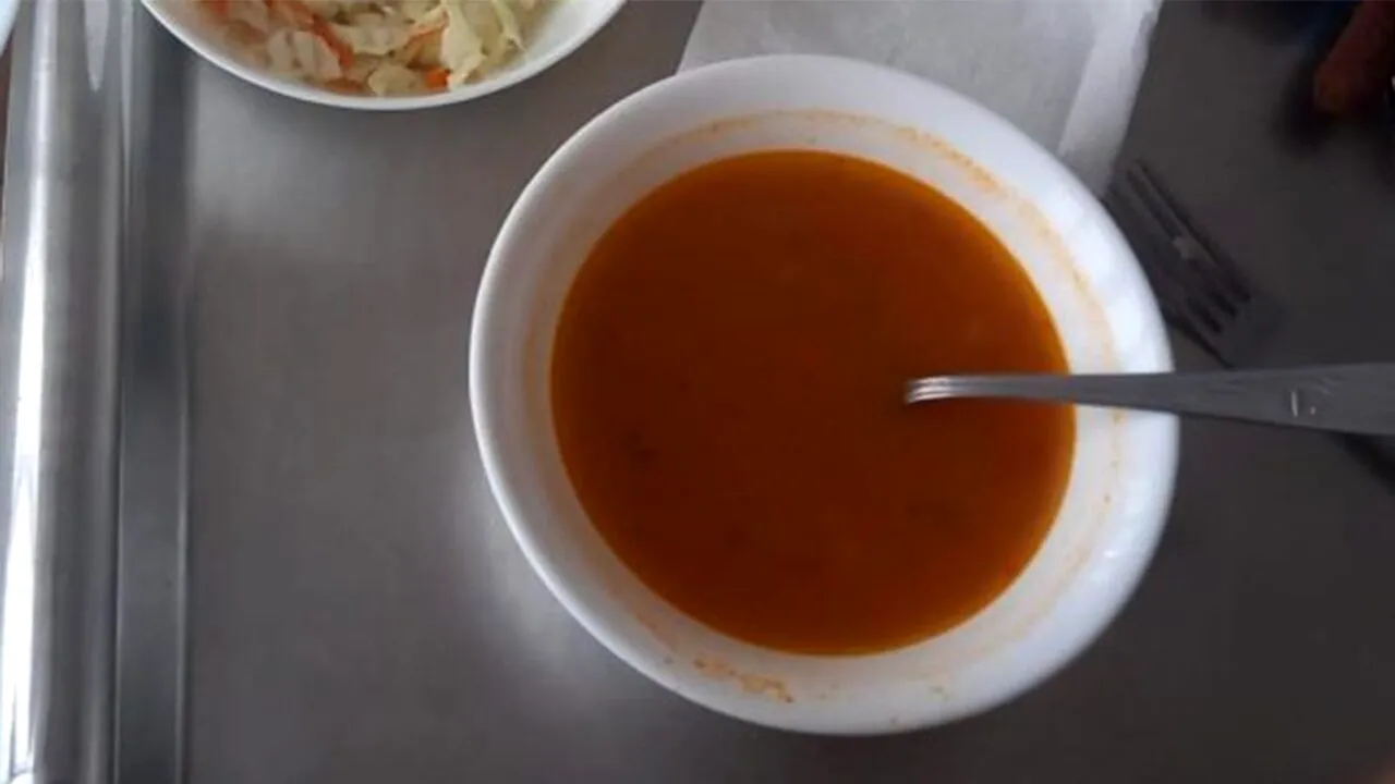 O studentă a comandat o ciorbă de cartofi în cantina MOXA de la ASE. Ireal câți bani a avut de plătit