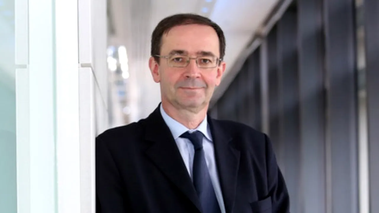 Care este legătura dintre cauciucuri, țigări de contrabandă și ciment. Rețeta succesului pusă în practică de un CEO francez