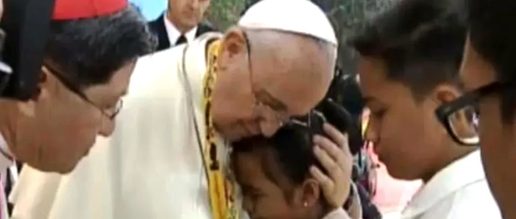 Cum a reacționat Papa Francisc în fața unei întrebări primite de la o fetiță din Filipine. De ce permite Dumnezeu să ni se întâmple lucrurile acestea?