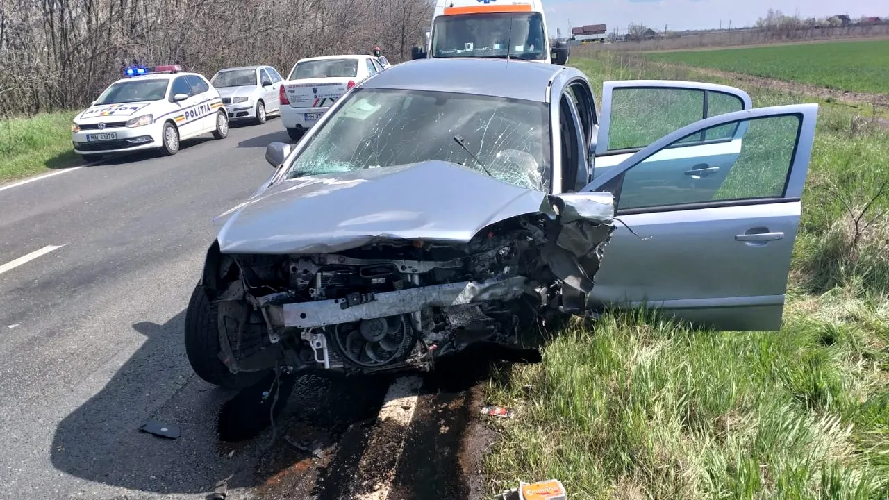 Cinci persoane, printre care un copil de 7 ani, rănite într-un accident produs în Buzău