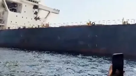 Criza din Golful Persic se intensifică. Două nave comerciale au fost scufundate lângă strâmtoarea Ormuz după ce au fost atacate cu proiectile iraniene