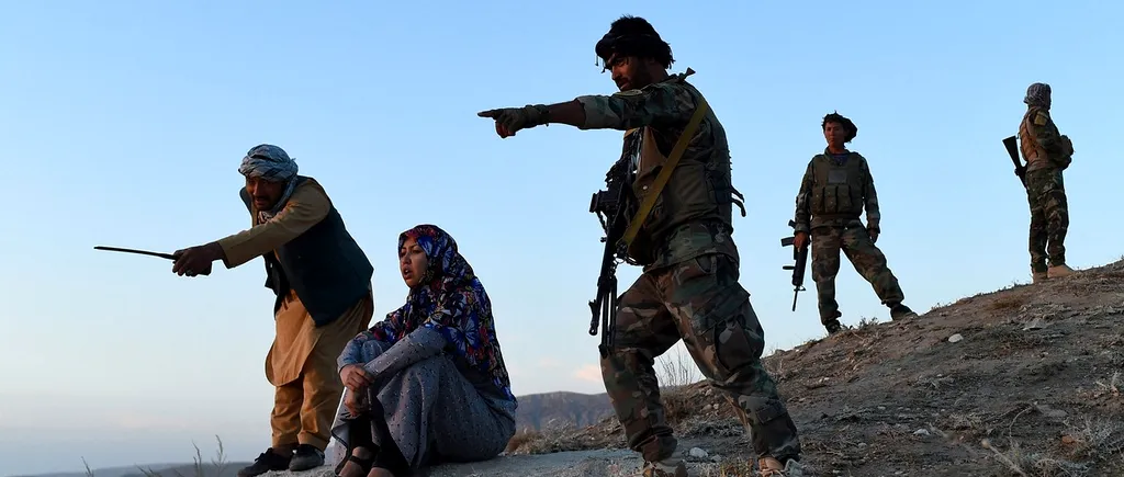 Afganistan: Femeia guvernator care li s-a opus talibanilor cu arma în mână a fost capturată de insurgenți