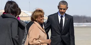 <span style='background-color: #000000; color: #fff; ' class='highlight text-uppercase'>DECES</span> Mama lui Michelle Obama a încetat din viață la vârsta de 86 de ani / Singurul lucru pe care l-a cerut când Barack Obama a ajuns președintele SUA