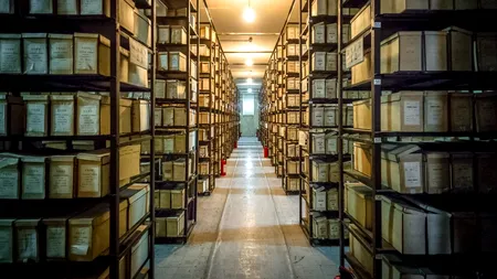 Problema adeverințelor eliberate de firmele care dețin ARHIVE. Pensionarii, obligați să plătească mii de lei pentru aceste acte