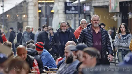 Suporterii lui MANCHESTER United „au invadat” Centrul Vechi al Capitalei și au golit stocul de bere al unor terase renumite