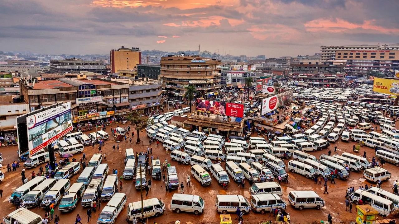 Țara în care fiecare deputat a primit aproape 50.000 de euro pentru a-și cumpăra mașină. Locuitorii sunt revoltați, în condițiile în care populația suferă ca urmare a pandemiei