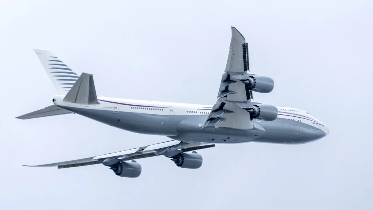 FT: Donald Trump JUSTIFICĂ ideea de a primi un nou Air Force One cadou din Qatar