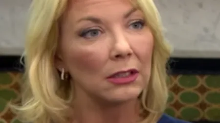 O celebră prezentatoare TV a dezvăluit că a fost HĂRȚUITĂ ani de zile de un pensionar prin intermediul scrisorilor - VIDEO