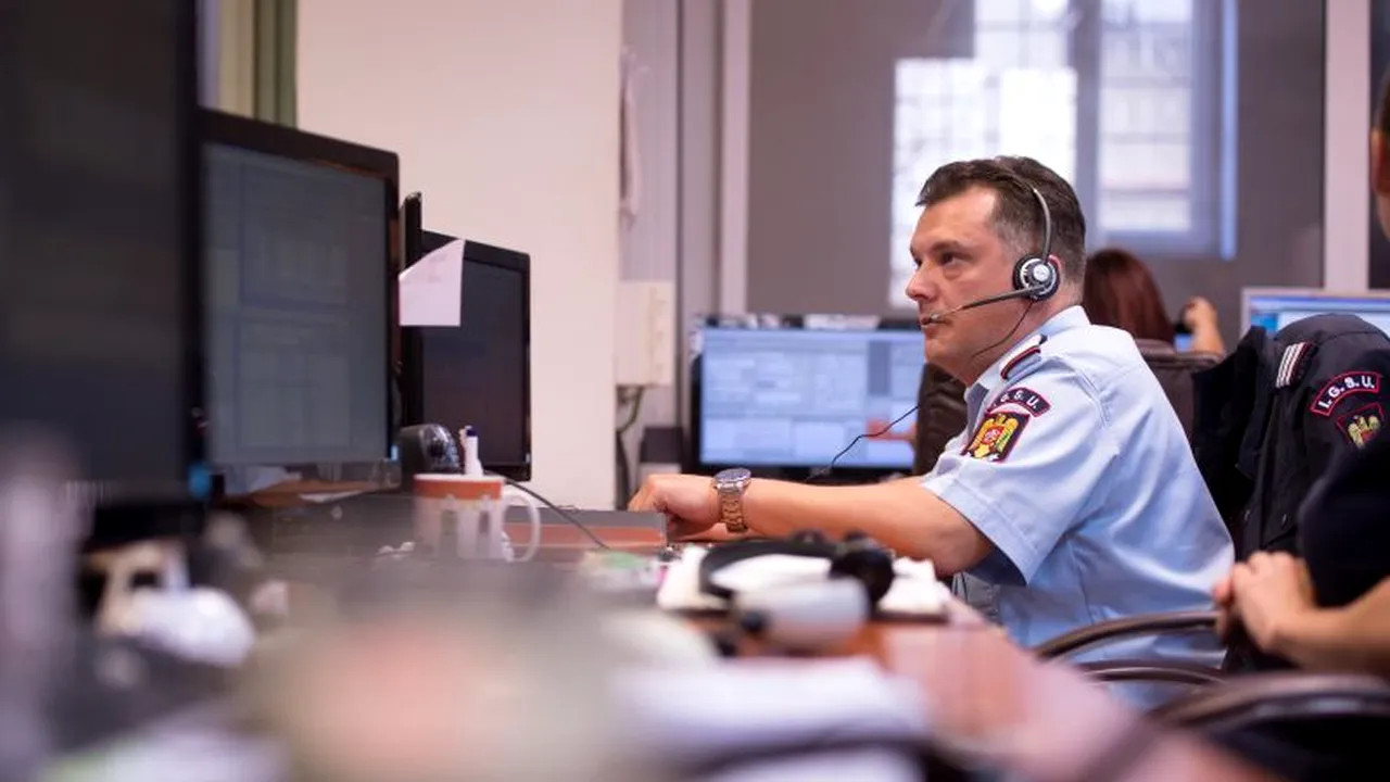 OAMENII CARE SALVEAZĂ VIEȚI. Bogdan Morman, dispecerul care a vorbit la telefon 40 de minute cu o tânără până când ambulanța a ajuns la ea