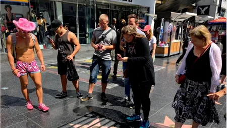 Steaua lui Donald Trump de pe Walk of Fame, DUPĂ ZĂBRELE. Plastic Jesus A COMIS-O din nou