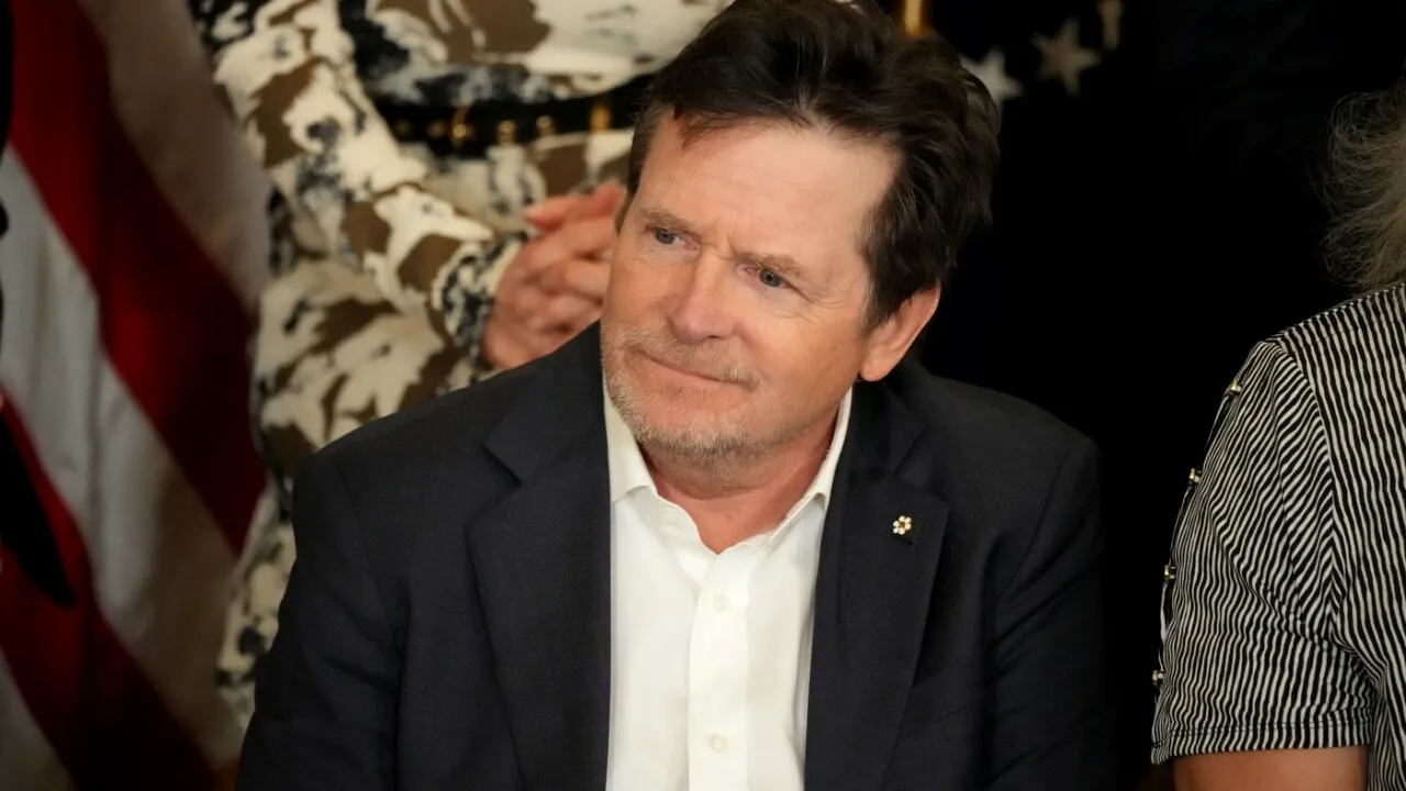 Michael J. Fox revine în televiziune pentru prima dată în cinci ani. Actorul diagnosticat cu Parkinson va juca într-un serial de succes