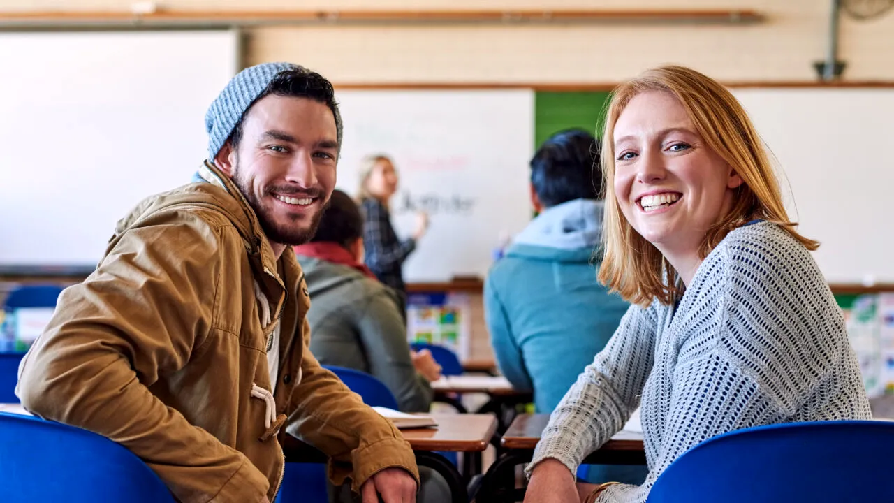 Țara europenă preferată de tinerii români care vor să studieze în afară. Studenții care lucrează primesc de la stat un ajutor lunar de sute de euro