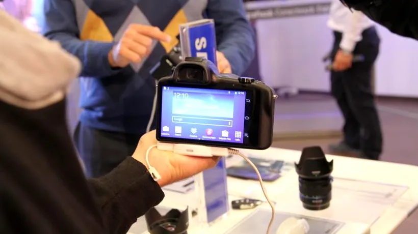 Samsung a lansat în România camera Galaxy NX, cu conexiune 4G și obiective interschimbabile