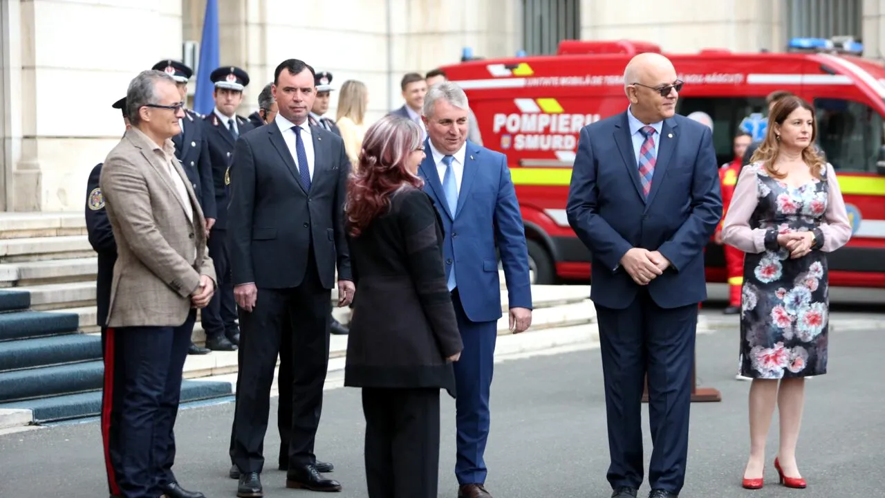 Ministrul de Interne afirmă că Parchetul General a deschis o anchetă după ce sub scaunul lui Raed Arafat a fost descoperit un microfon