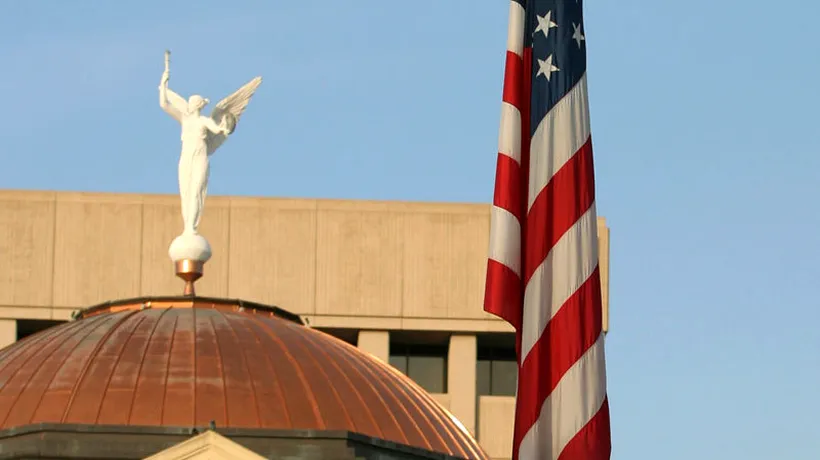 Pentagonul, obligat prin lege să achiziționeze exclusiv steaguri 'Made in USA
