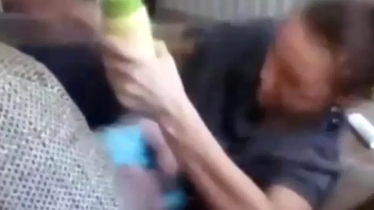 Copilul ei plângea de fiecare dată când își vedea bona, astfel că a instalat camere de supraveghere în toată casa. Adevărul dureros pe care l-a descoperit când s-a uitat pe înregistrări