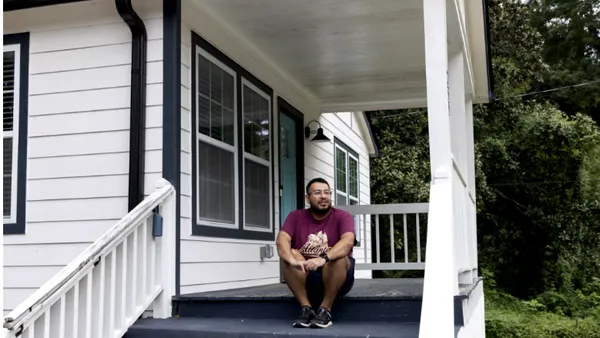 Un american și-a cumpărat o casă în plin boom imobiliar. În acest moment omul este disperat să scape de ea. Care sunt motivele