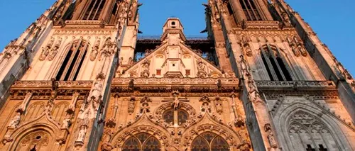GERMANIA. Un tânăr a supraviețuit după ce a căzut de pe schelele unei catedrale, în timp ce își făcea selfie în stare de ebrietate și pe întuneric
