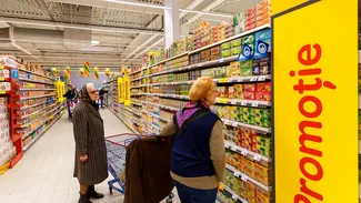 Vânzător cu diplomă, în clase de învăţământ dual, susţinute de Lidl, Penny, Metro, Selgros şi Hornbach. Câți bani primesc lunar elevii