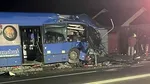 I s-a făcut rău la volan. Șofer TransBus Buzău, rănit după ce a intrat cu autobuzul într-un stâlp. Alți doi pasageri au ajuns la spital