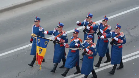 PARADA MILITARĂ de la ALBA IULIA. Peste 100.000 de români au ajuns în CETATEA UNIRII