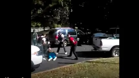 VIDEO. Momentul în care bărbatul din Charlotte a fost împușcat de polițiști, filmat chiar de soția sa