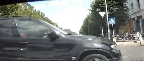 VIDEO. Cum îți poți distruge mașina de lux dacă nu respecți regulile de circulație