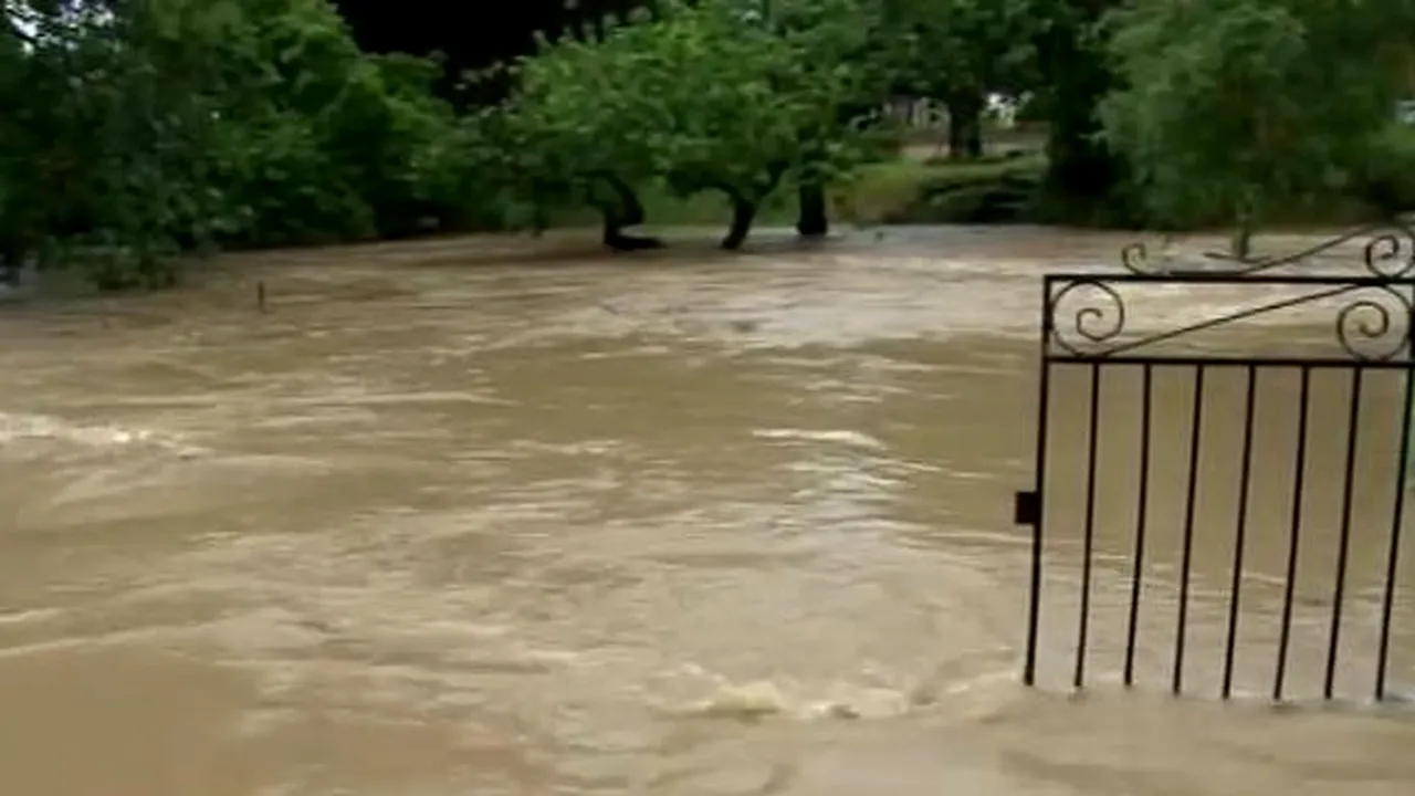 Peste 100 de persoane surprinse de o viitură în Țara Galilor au fost salvate de autorități