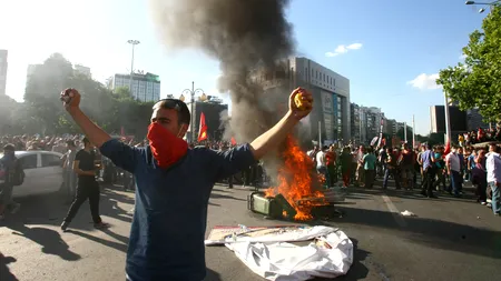 Hurriyet: Directorul filialei din Ankara a postului tv Kanal D, reținut în cursul demonstrațiilor